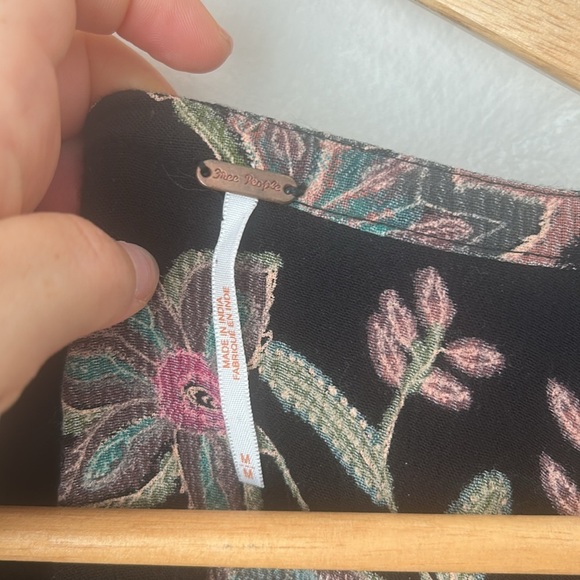 Free People Just The Two Of Us Black Floral Boho Swing Long Sleeve Tunic - Picture 5 of 10